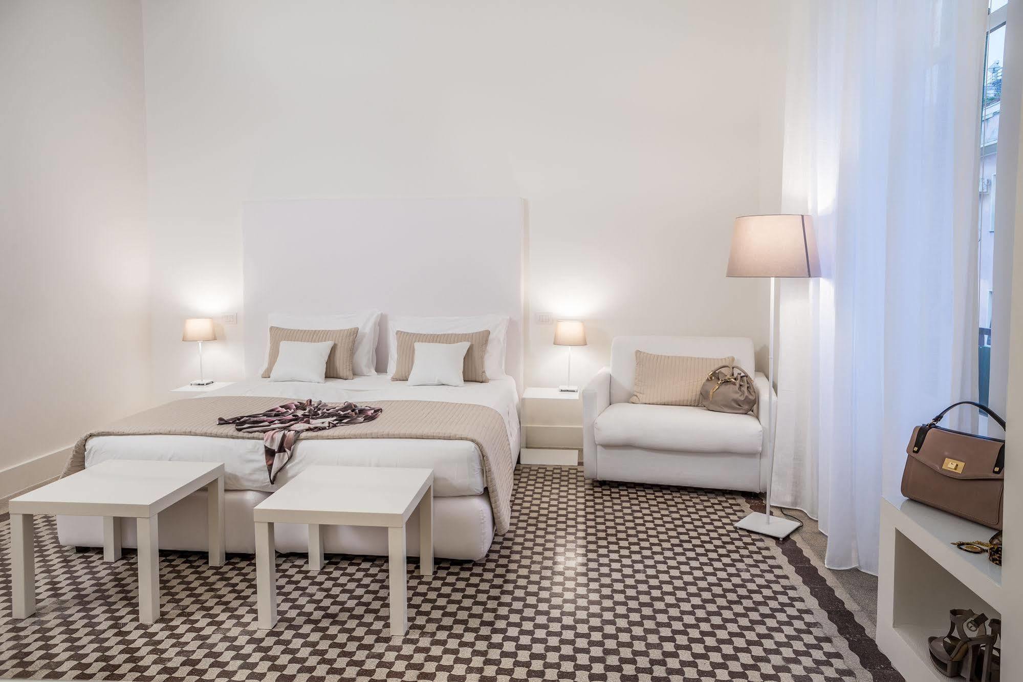 Home Boutique Luxury & Design เรจโจ ดี คาลาเบีย ภายนอก รูปภาพ