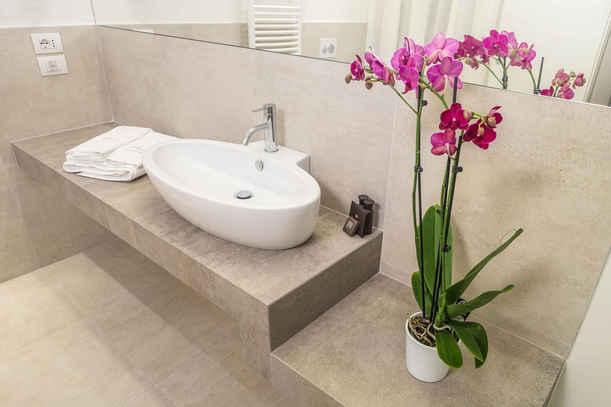 Home Boutique Luxury & Design เรจโจ ดี คาลาเบีย ภายนอก รูปภาพ