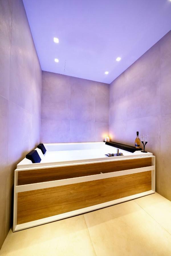Home Boutique Luxury & Design เรจโจ ดี คาลาเบีย ภายนอก รูปภาพ